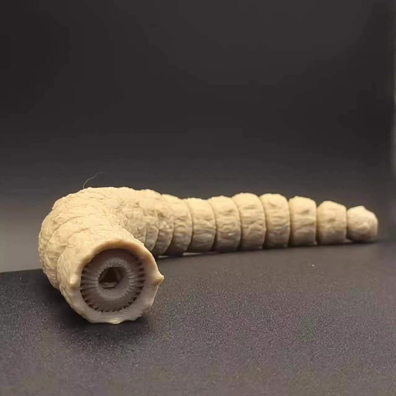3D Printed Articulated Dune Toy | Flexible Articulated Dune Sandworm | Shai Hulud (Beige, 10.2inch)