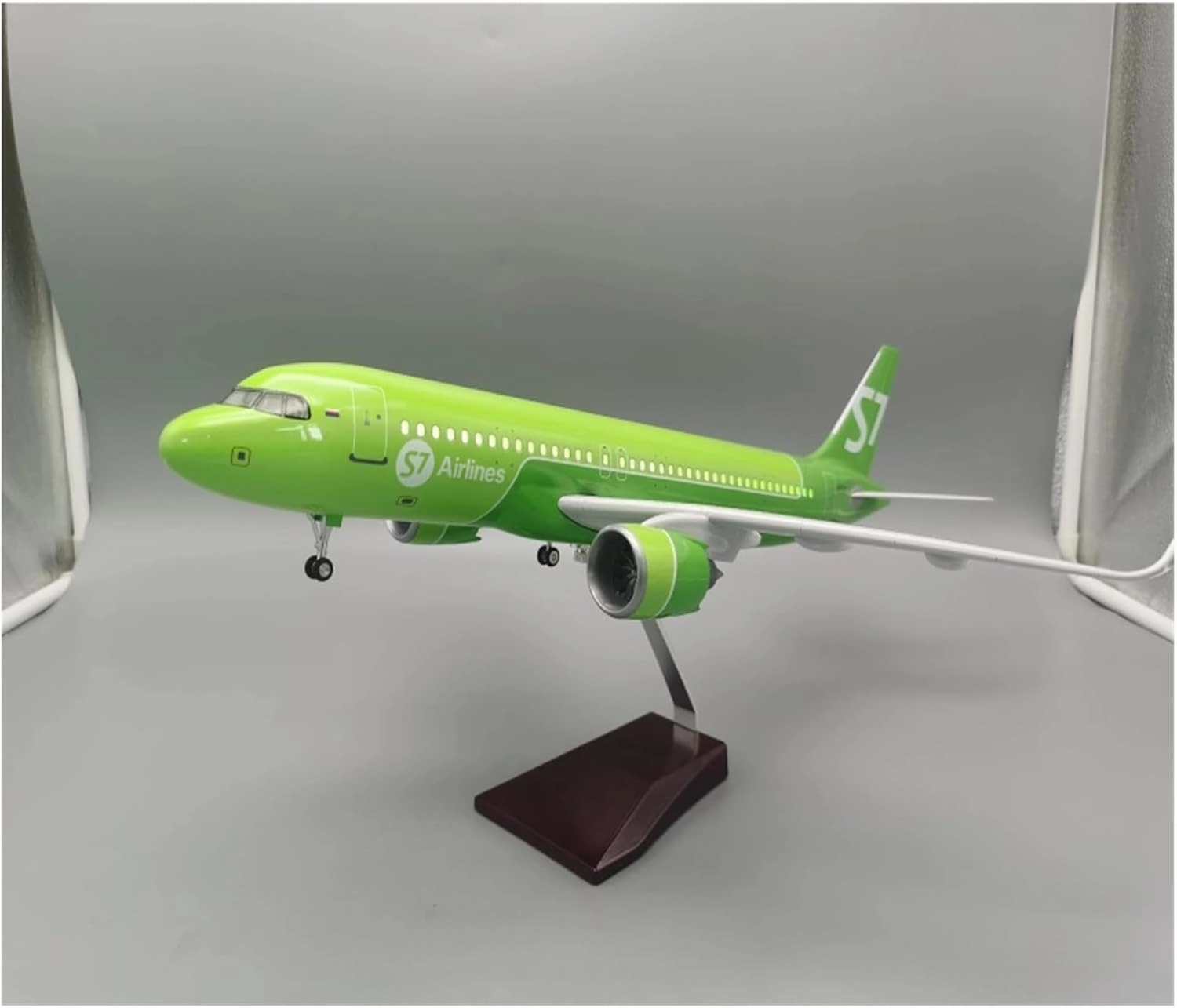 47CM Airplane for A320 NEO Siberia S7 Model Light with Wheel Landing Gear Diecast Resin Plane Model with Landing Gear(No lamp)