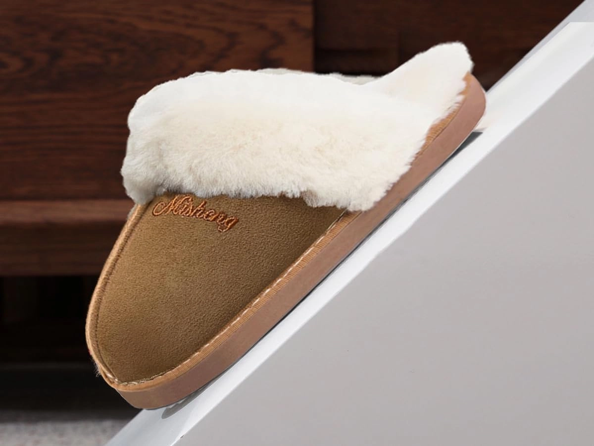 Afellicy Women's Fuzzy Memory Foam Slippers Fall Winter House Shoes Indoor and Outdoor Fur Lining Slip on Bedroom Shoes