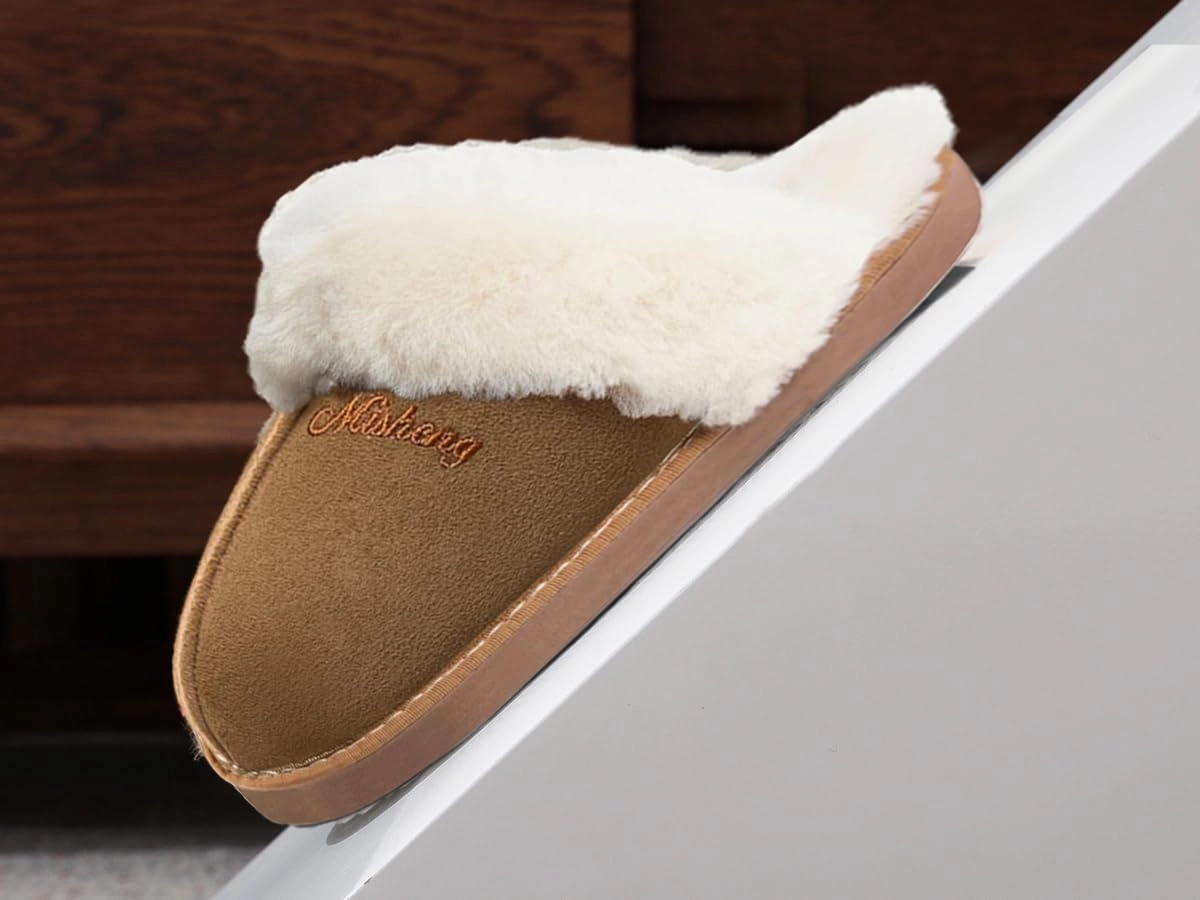 Afellicy Women's Fuzzy Memory Foam Slippers Fall Winter House Shoes Indoor and Outdoor Fur Lining Slip on Bedroom Shoes