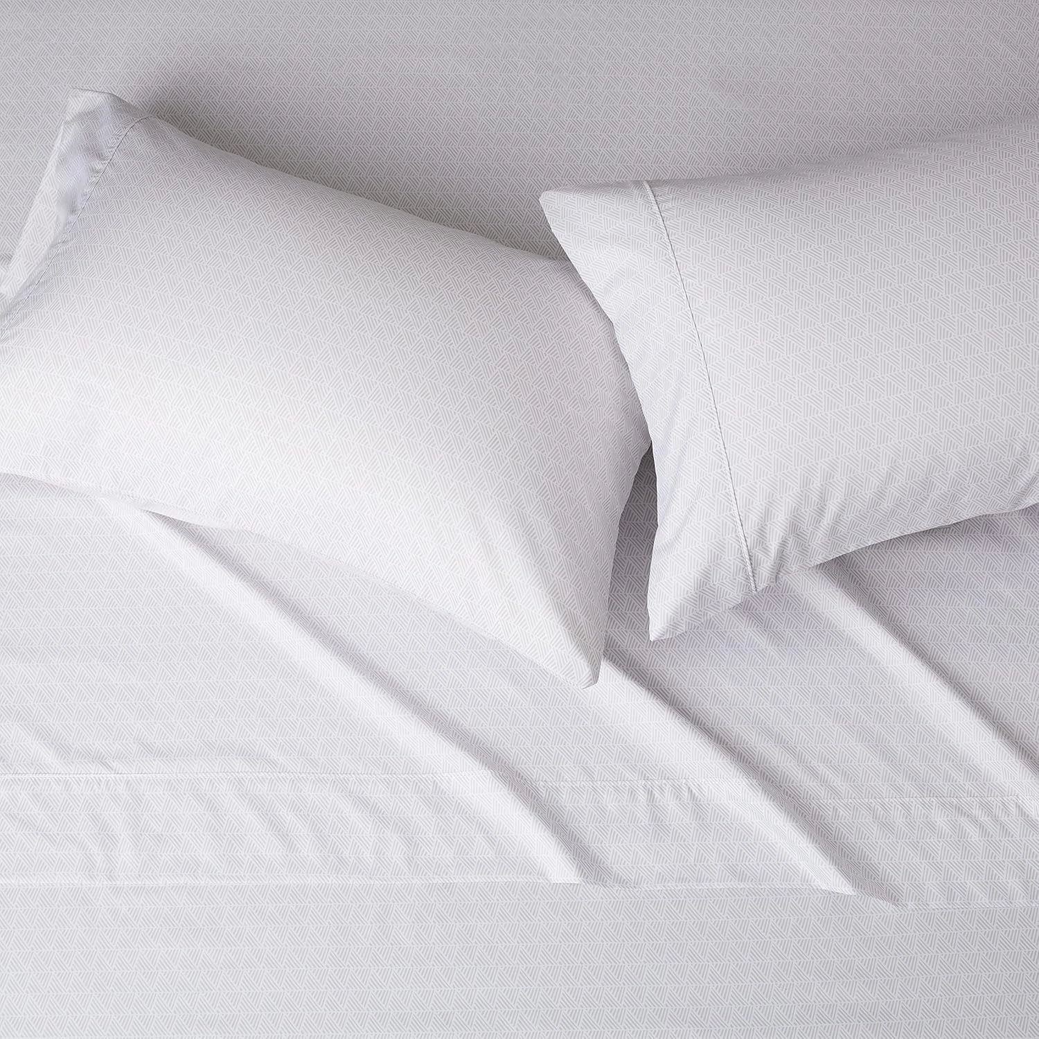 Amazon Basics Lightweight Super Soft, Wrinkle Free Breathable Microfiber 4 Piece Bed Sheet Set With 14-Inch Deep Pockets, Full, Gray Crosshatch, Printed