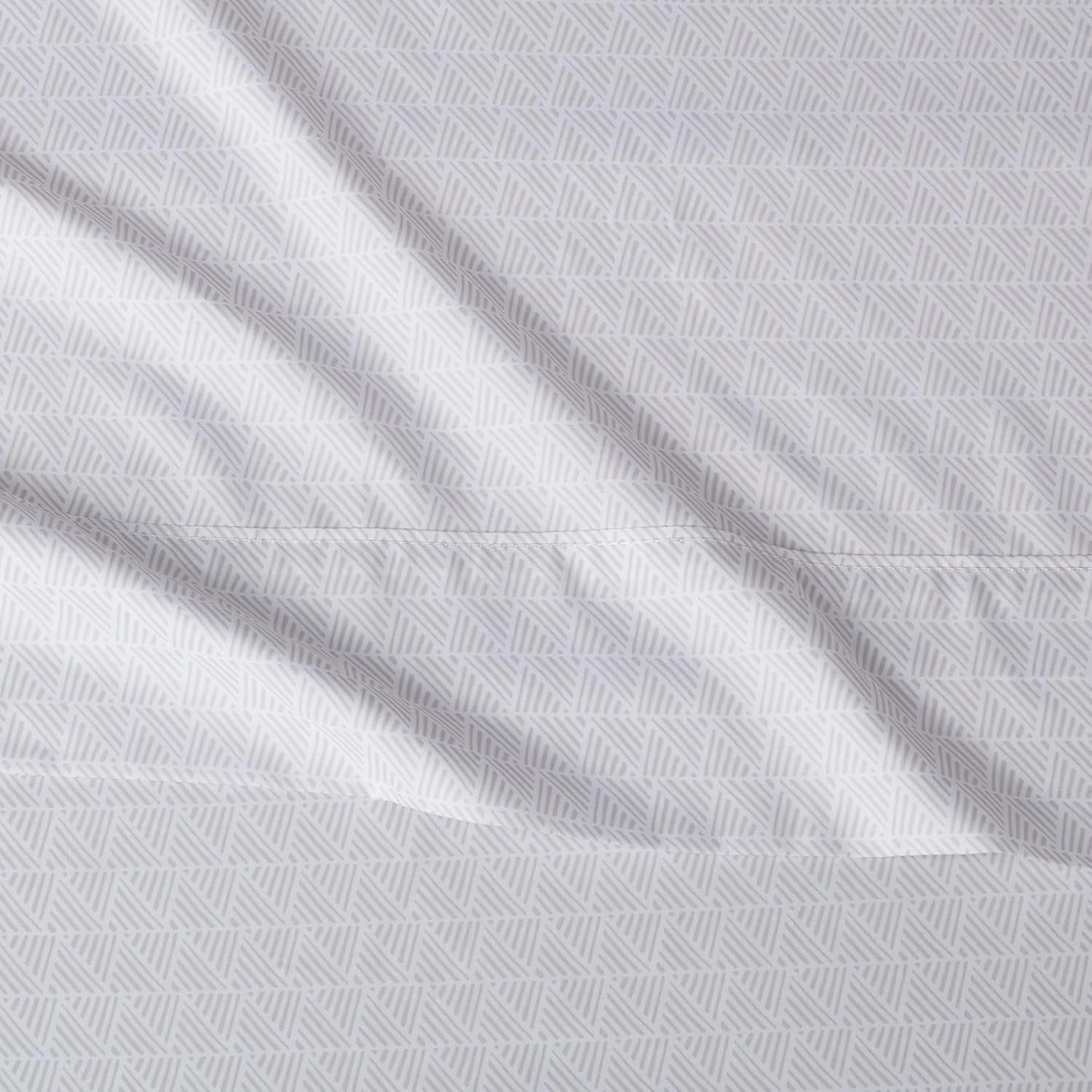 Amazon Basics Lightweight Super Soft, Wrinkle Free Breathable Microfiber 4 Piece Bed Sheet Set With 14-Inch Deep Pockets, Full, Gray Crosshatch, Printed
