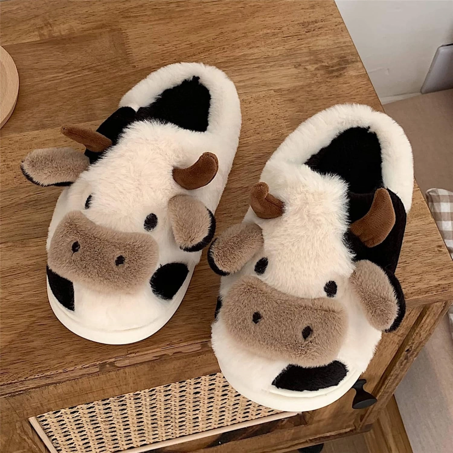 Cartoon animal cattle slippers, winter slippers, warm home shoes, interesting plush cotton shoes