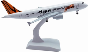 Collectible Alloy Airplane Model 20cm for Singapore Tigerair Passenger A320 with Landing Gear Alloy Aircraft Model Gift Collectible Toy Car Festive Deluxe Gift