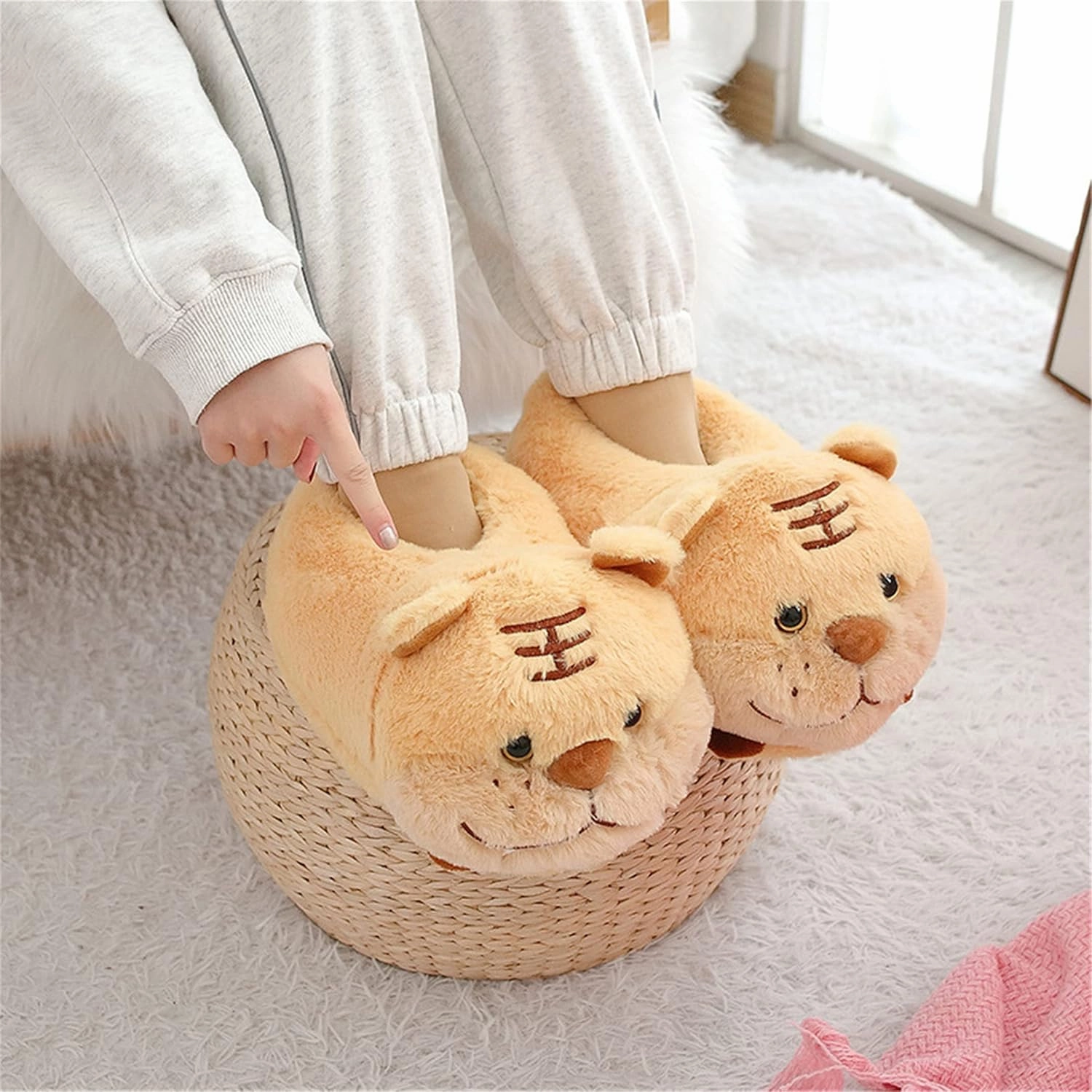 Cute Pig Cartoon Animal Home Furry Slippers - Women's Warm Winter Slippers