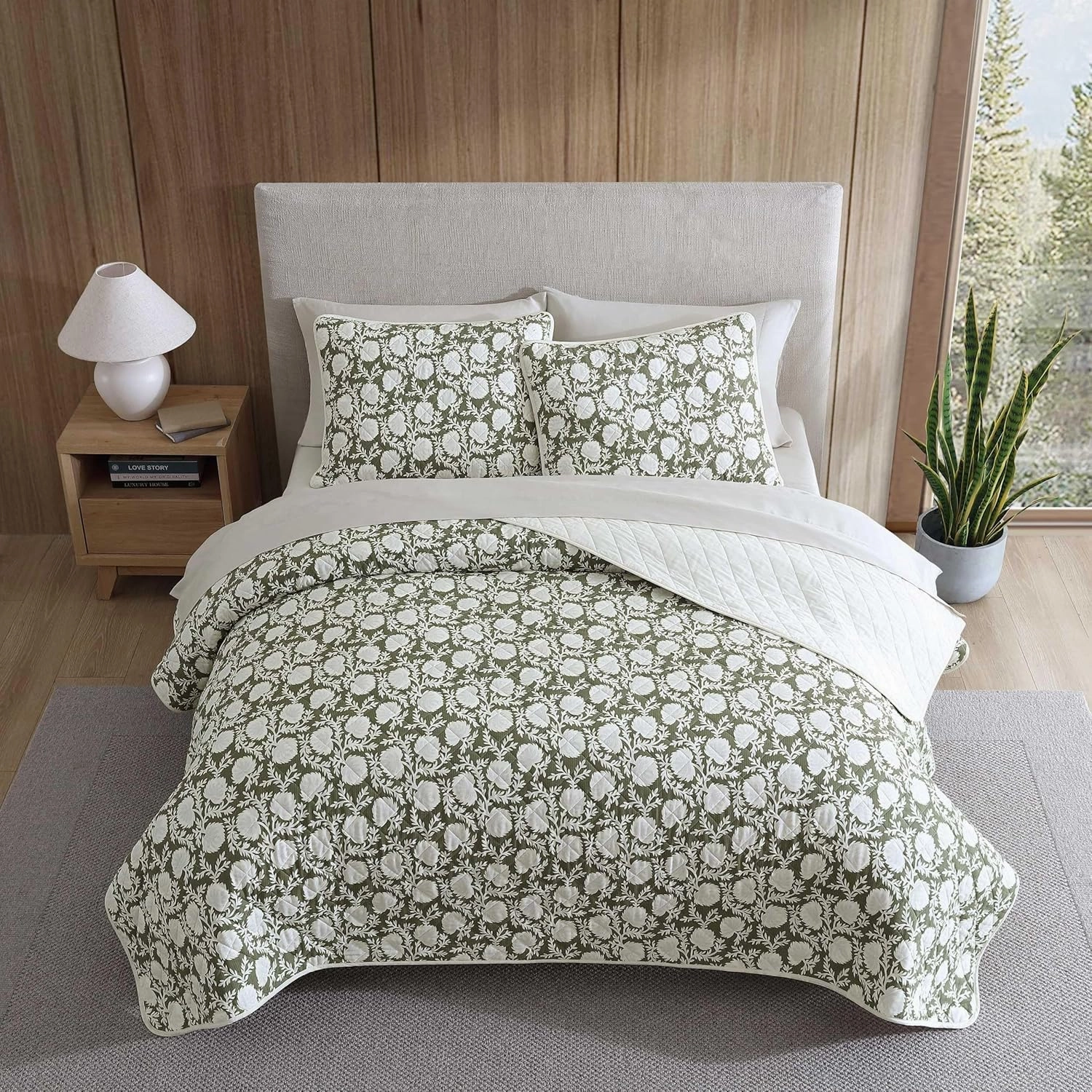 Eddie Bauer - Quilt Set, Super Soft Bedding with Matching Shams, Silky Smooth & Breathable, Classic Home Essentials (Garden Bloom Green, King)