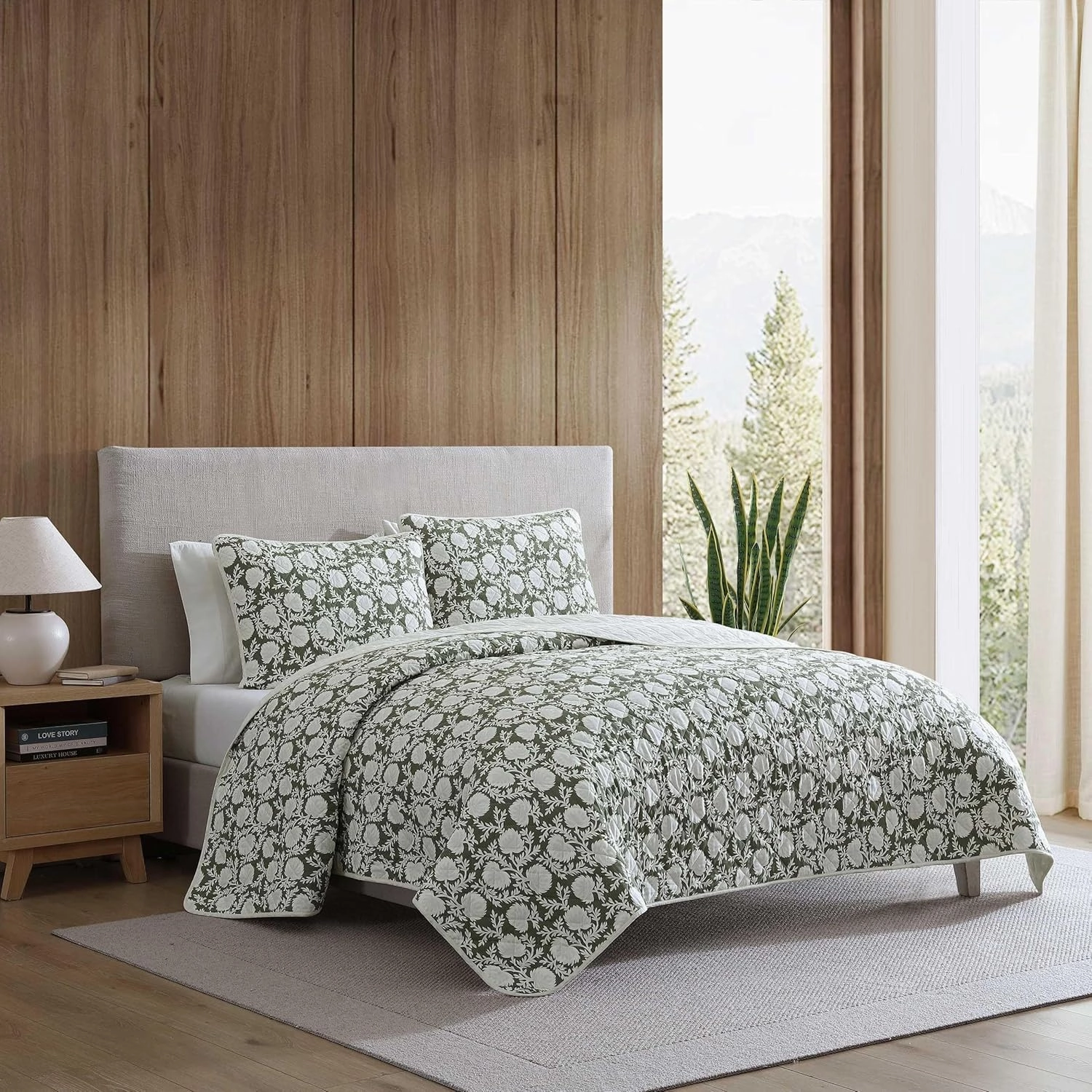 Eddie Bauer - Quilt Set, Super Soft Bedding with Matching Shams, Silky Smooth & Breathable, Classic Home Essentials (Garden Bloom Green, King)