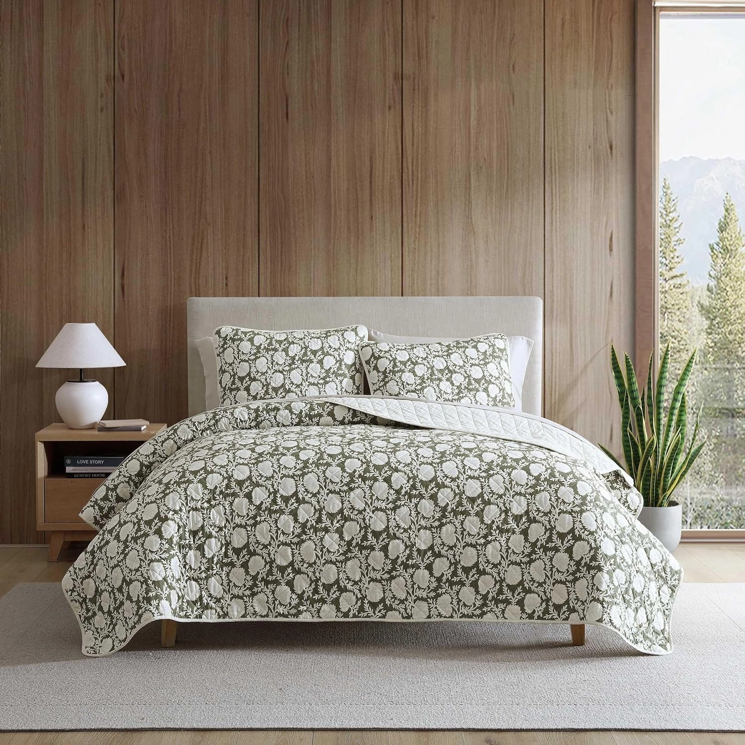 Eddie Bauer - Quilt Set, Super Soft Bedding with Matching Shams, Silky Smooth & Breathable, Classic Home Essentials (Garden Bloom Green, King)
