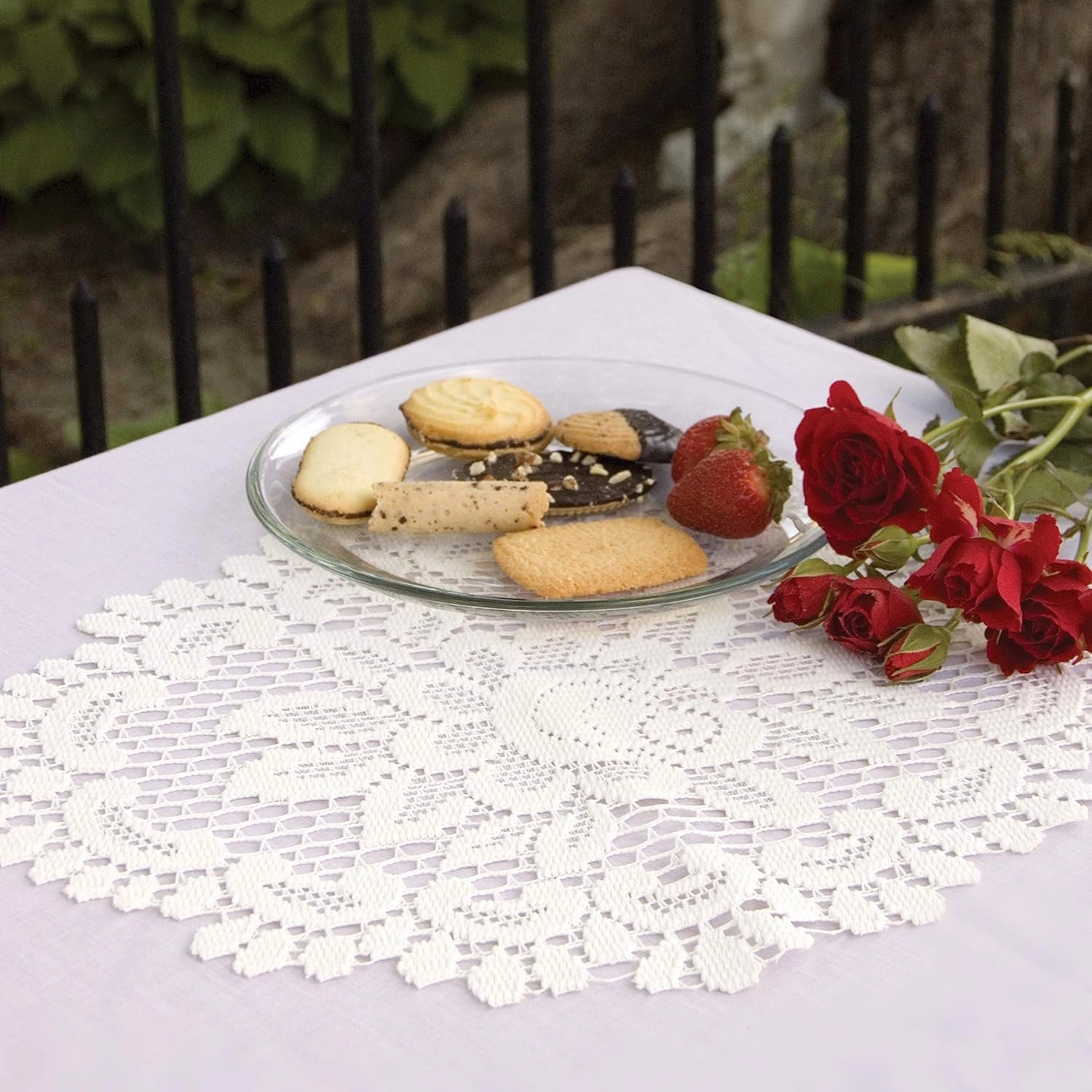 Heritage Lace Rose 12x16 White Doily (Set of 4)