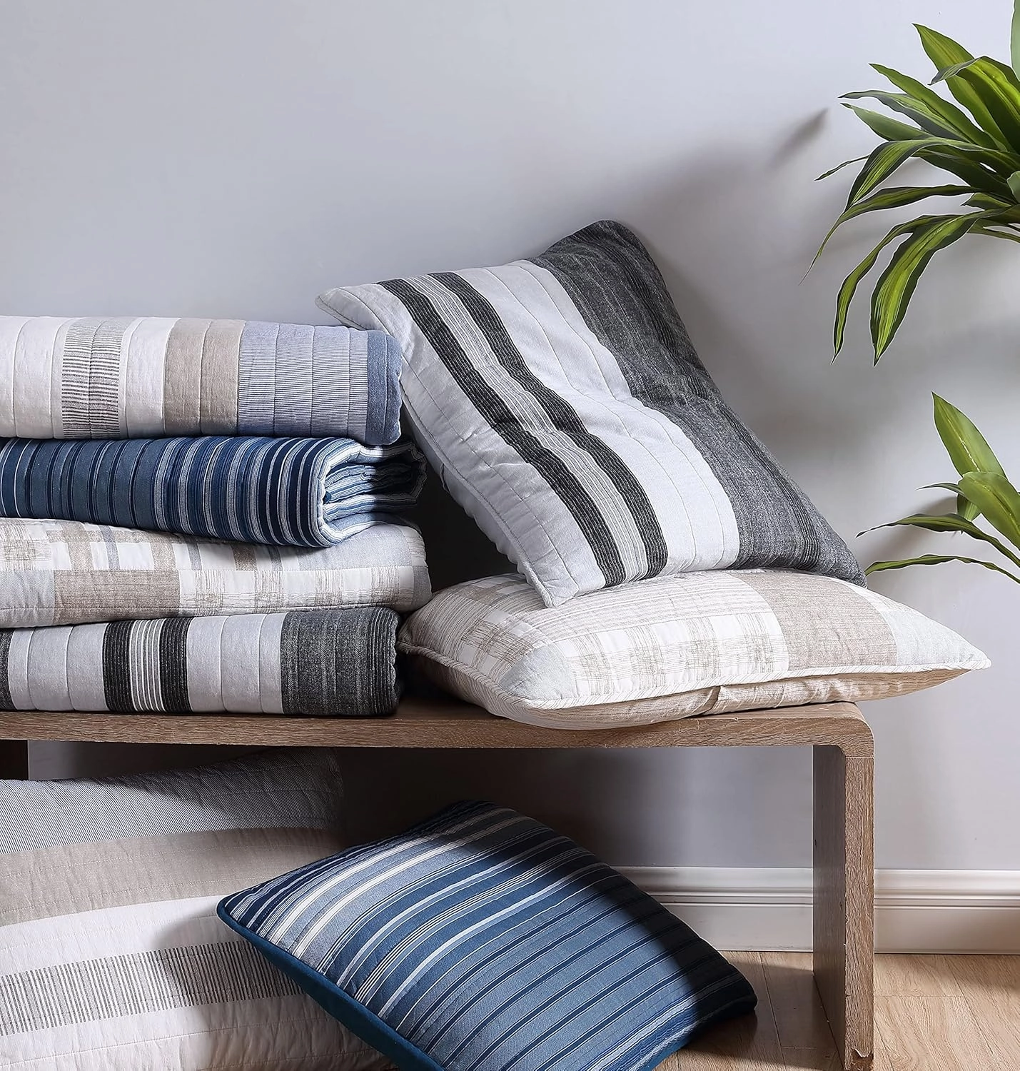 Nautica - King Quilt Set, Cotton Reversible Bedding with Matching Shams, Bedding Set for All Seasons (Coveside Blue, King)