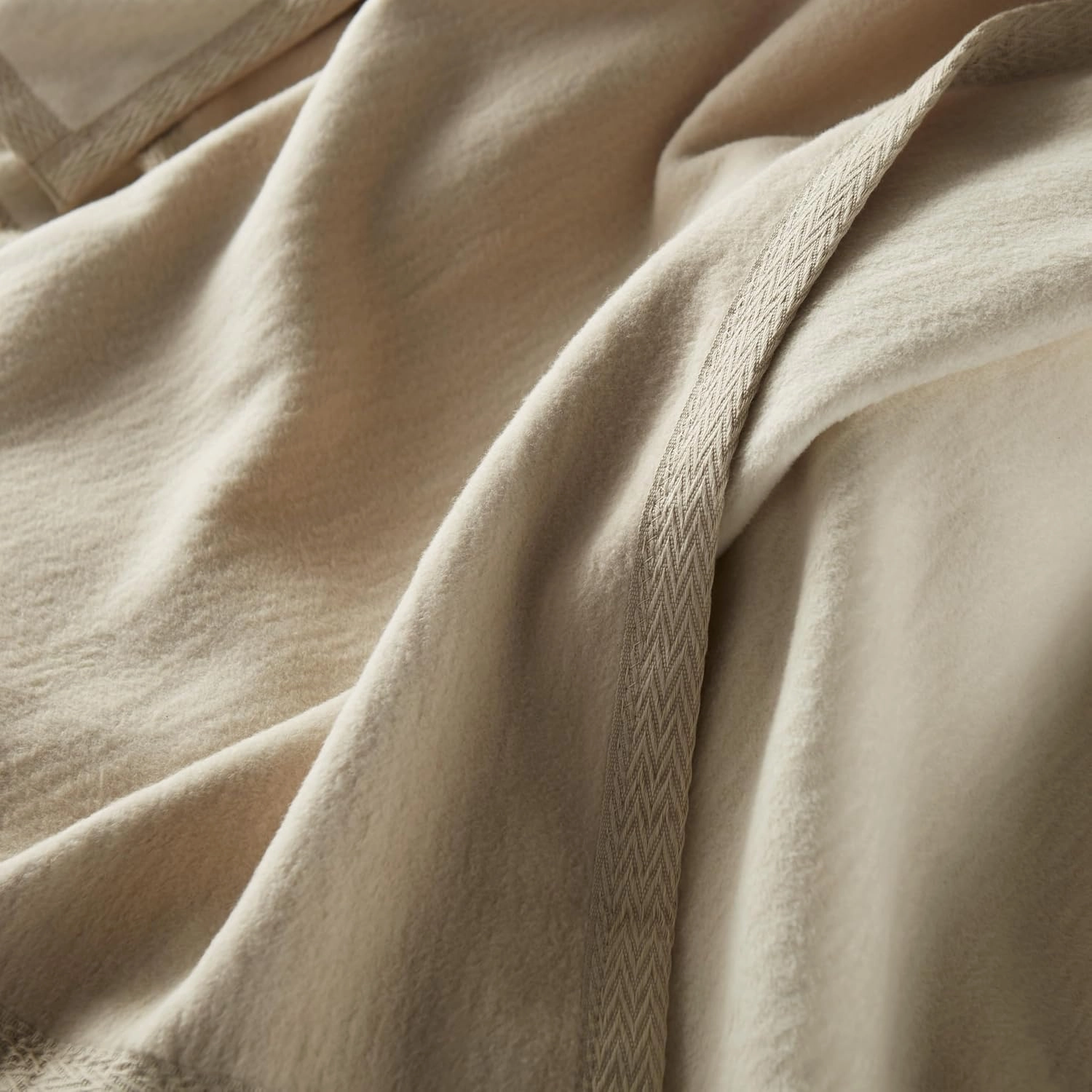 Peacock Alley Favorite Luxury Reversible Cotton Blanket for Year Around Use - 100% Long Staple Cotton, Imported from Portugal - King, Linen