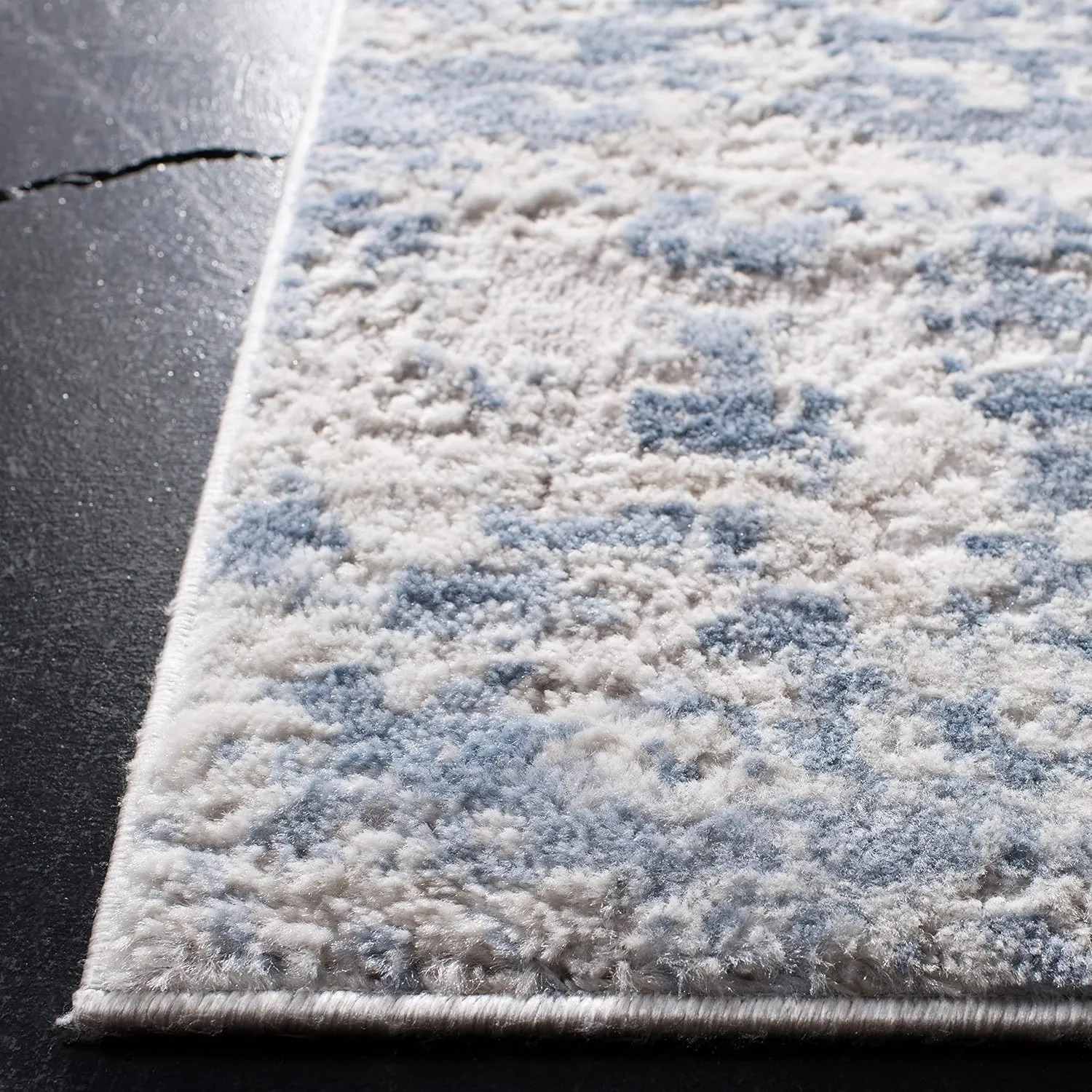 SAFAVIEH Amelia Collection Area Rug - 9' Square, Grey & Blue, Modern Abstract Design, Non-Shedding & Easy Care, Ideal for High Traffic Areas in Living Room, Bedroom (ALA705F)