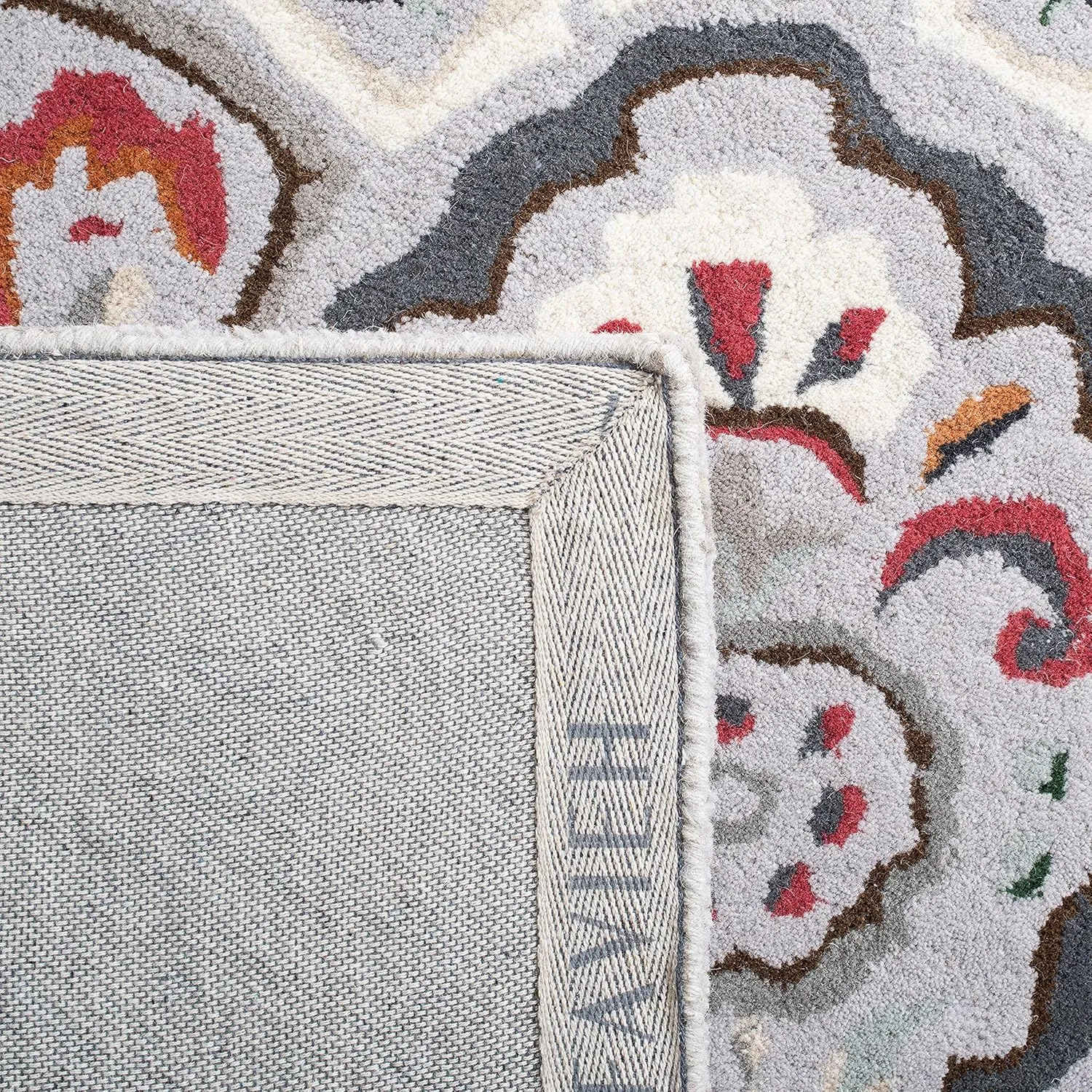 SAFAVIEH Bella Collection Area Rug - 9' x 12', Grey & Red, Handmade Boho Wool, Ideal for High Traffic Areas in Living Room, Bedroom (BEL118F)