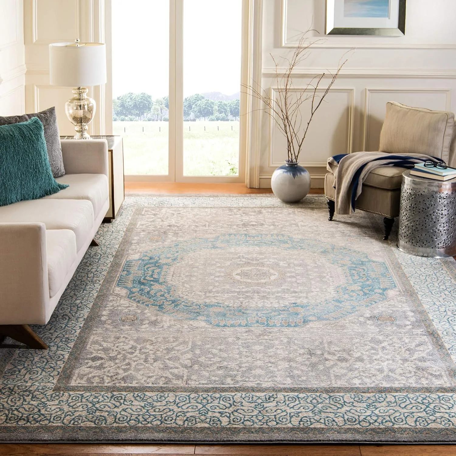 SAFAVIEH Sofia Collection 9' Square Light Grey/Beige SOF365A Vintage Oriental Distressed Non-Shedding Living Room Bedroom Dining Home Office Area Rug