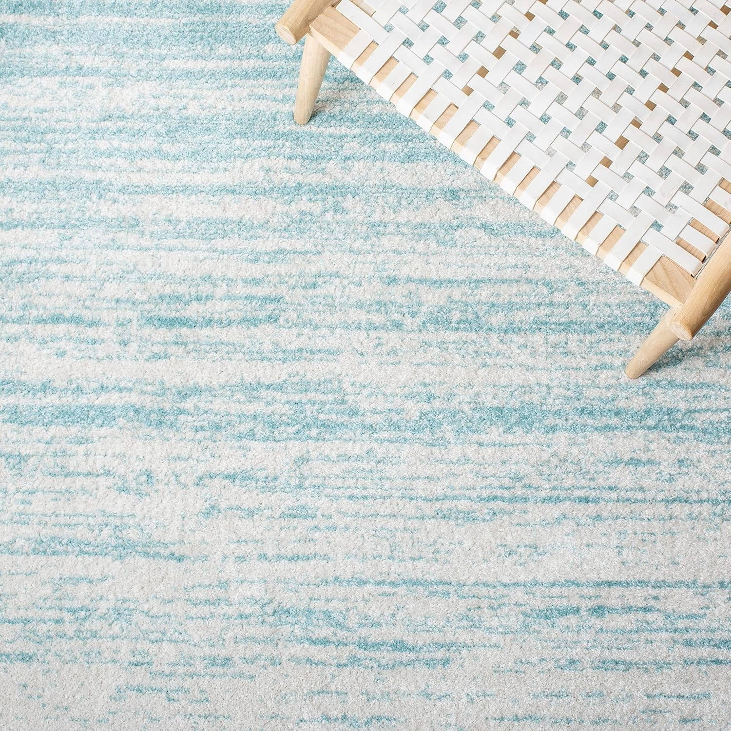 SAFAVIEH Area Rug 8x10 - Adirondack Collection - Large - Aqua & Ivory, Modern Ombre Design, Non-Shedding & Easy Cleaning, Ideal for Living Room, Bedroom, Office, Dining Space (ADR113J)