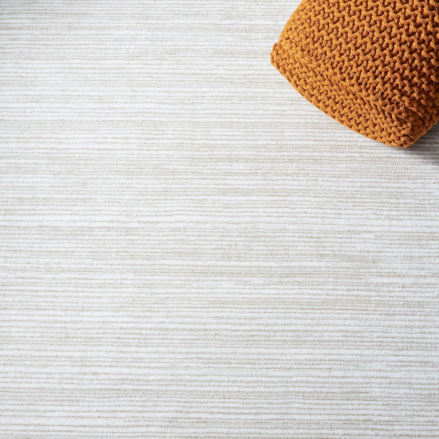 SAFAVIEH Area Rug 8x10 - Vision Collection - Large - Ivory, Modern Ombre Tonal Chic Design, Non-Shedding & Easy Cleaning, Ideal for Living Room, Bedroom, Office, Dining Space (VSN606J)