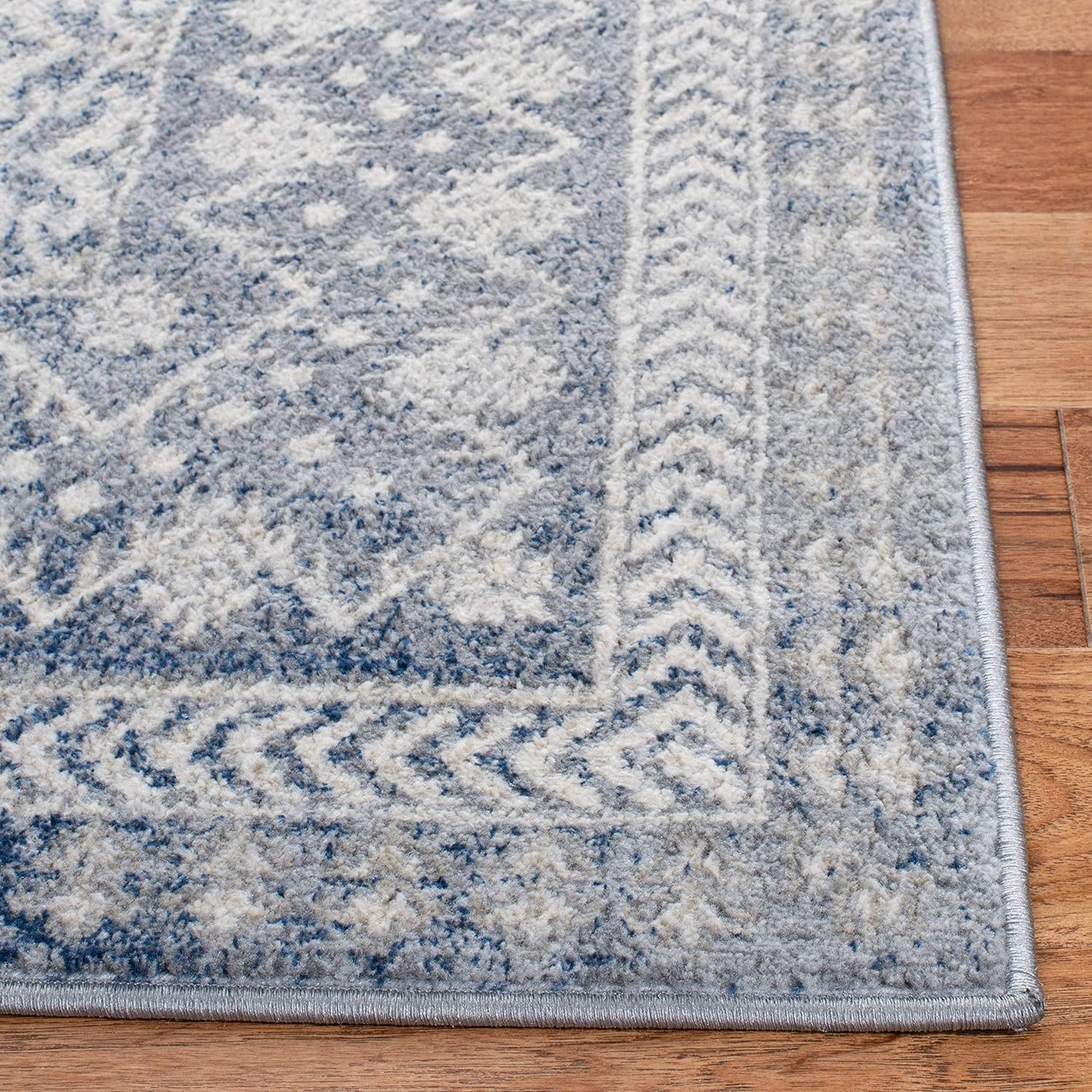 SAFAVIEH Brentwood Collection 8' x 10' Ivory / Light Grey BNT899C Traditional Oriental Distressed Non-Shedding Living Room Bedroom Dining Home Office Area Rug