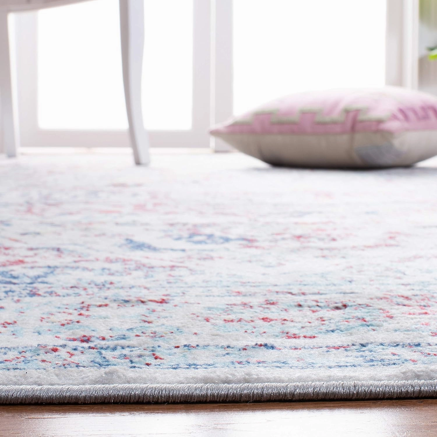 SAFAVIEH Brentwood Collection 8' x 10' Ivory/Blue BNT832B Medallion Distressed Non-Shedding Living Room Bedroom Dining Home Office Area Rug