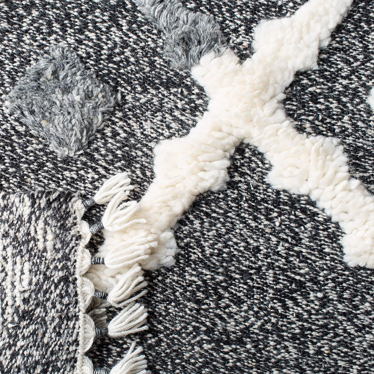 SAFAVIEH Casablanca Collection Runner Rug - 2'3" x 8', Black & Grey, Hand-Knotted Tribal Boho Tassel Wool 0.75-inch, 0.75-inch Thick Ideal for High Traffic Areas in Living Room, Bedroom (CSB548Z)
