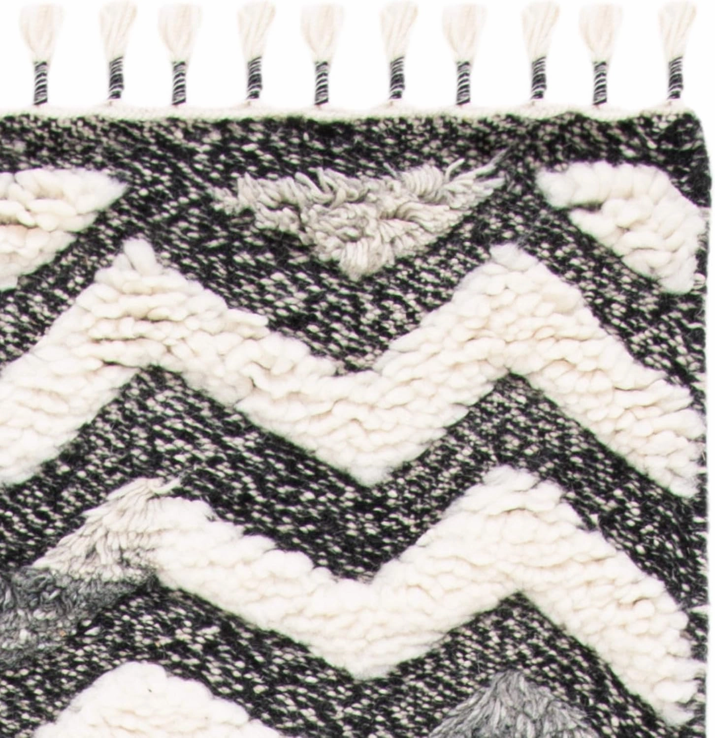 SAFAVIEH Casablanca Collection Runner Rug - 2'3" x 8', Black & Grey, Hand-Knotted Tribal Boho Tassel Wool 0.75-inch, 0.75-inch Thick Ideal for High Traffic Areas in Living Room, Bedroom (CSB548Z)