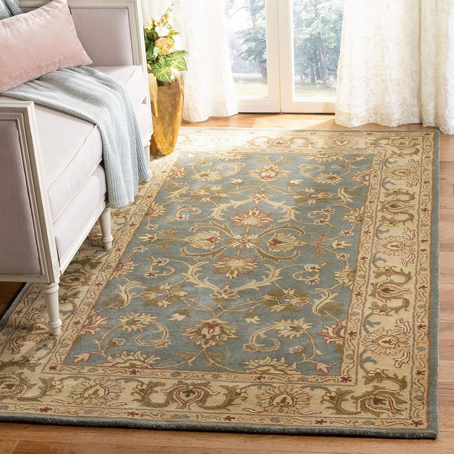 SAFAVIEH Heritage Collection Area Rug - 8' Square, Blue & Beige, Handmade Traditional Oriental Wool, Ideal for High Traffic Areas in Living Room, Bedroom (HG811B)
