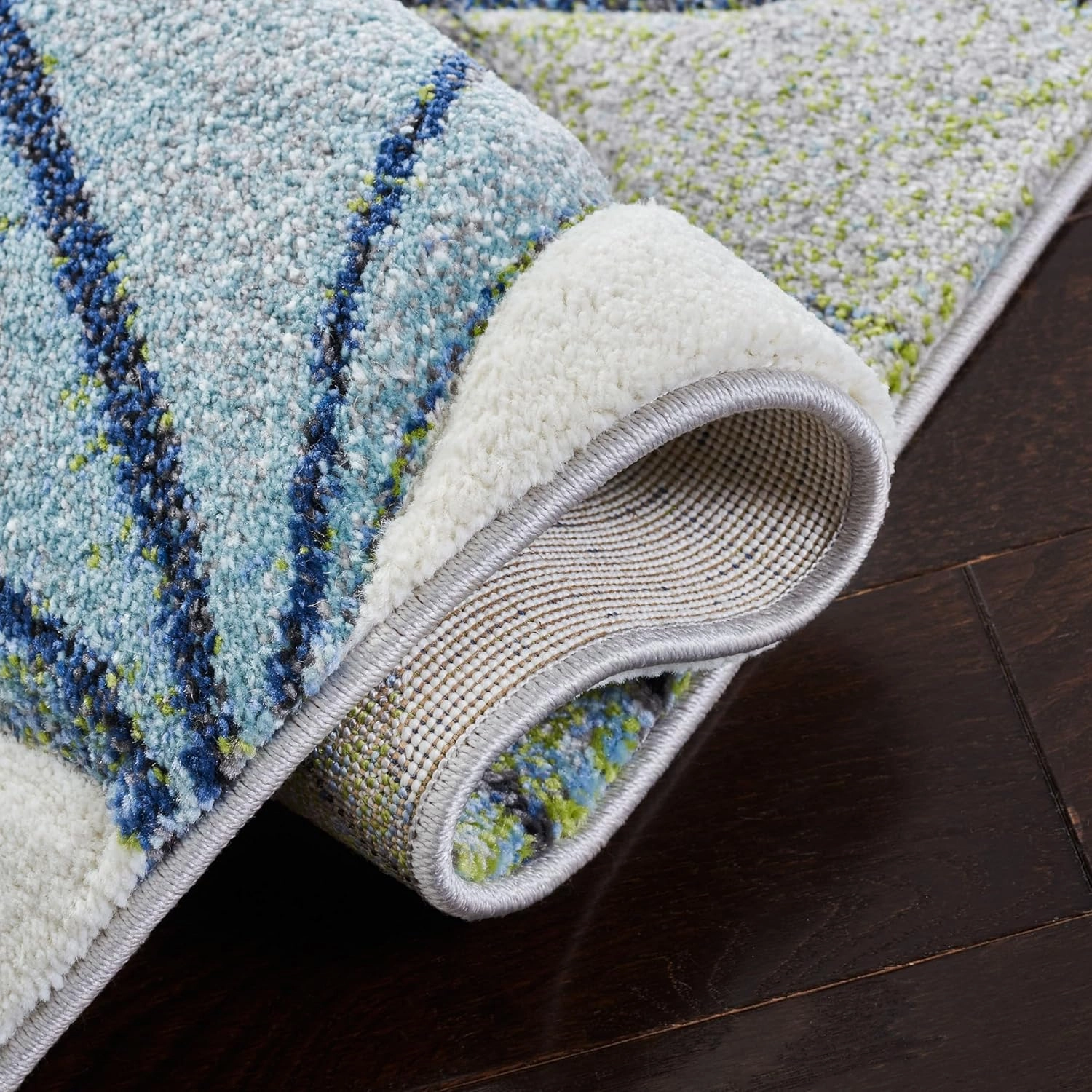 SAFAVIEH Hollywood Collection Runner Rug - 6' Runner, Ivory & Blue Green, Contemporary Design, Stain Resistant, Ideal for High Traffic Areas in Hallway, Bathroom & Kitchen (HLW703A-26)