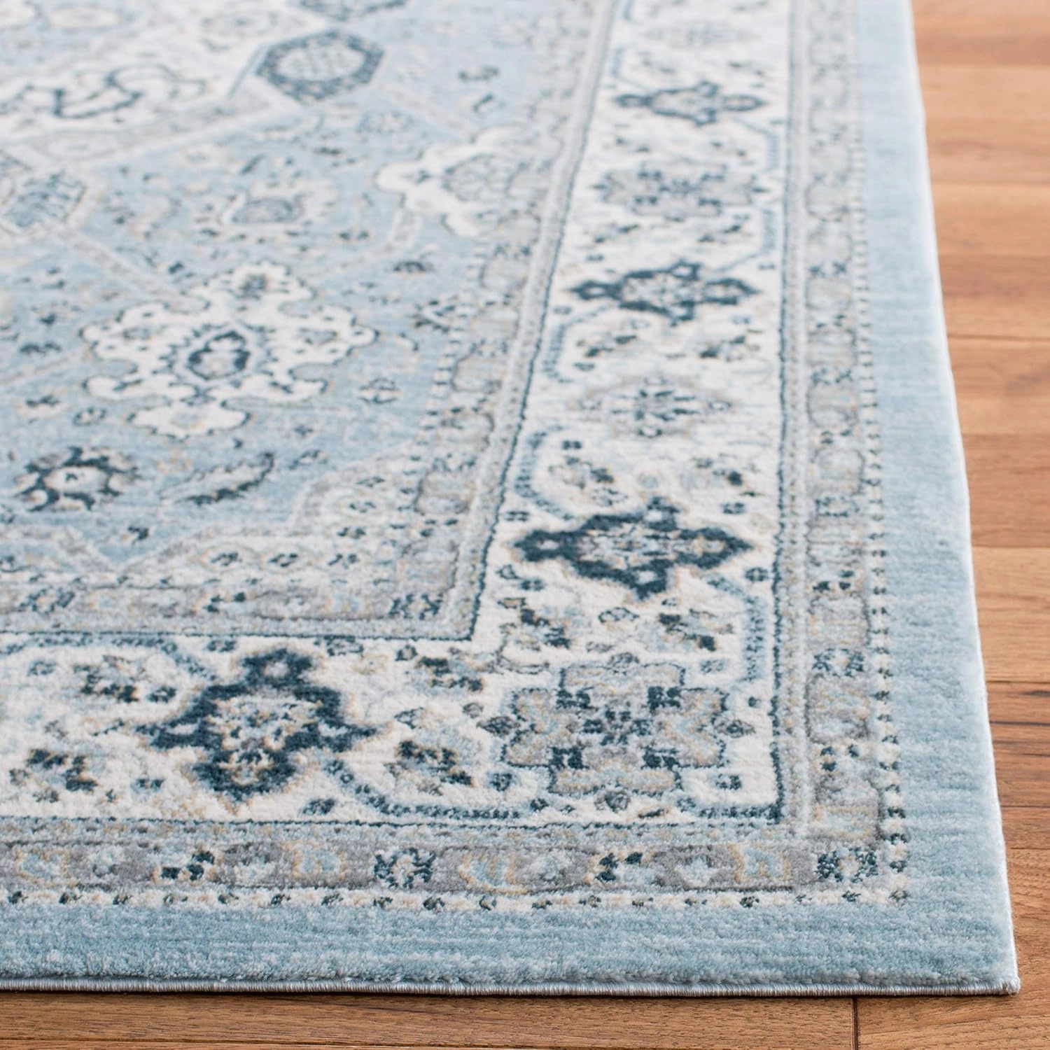 SAFAVIEH Isabella Collection Accent Rug - 2'2" x 5', Blue & Creme, Oriental Design, Non-Shedding & Easy Care, Ideal for High Traffic Areas in Entryway, Living Room, Bedroom (ISA916M)